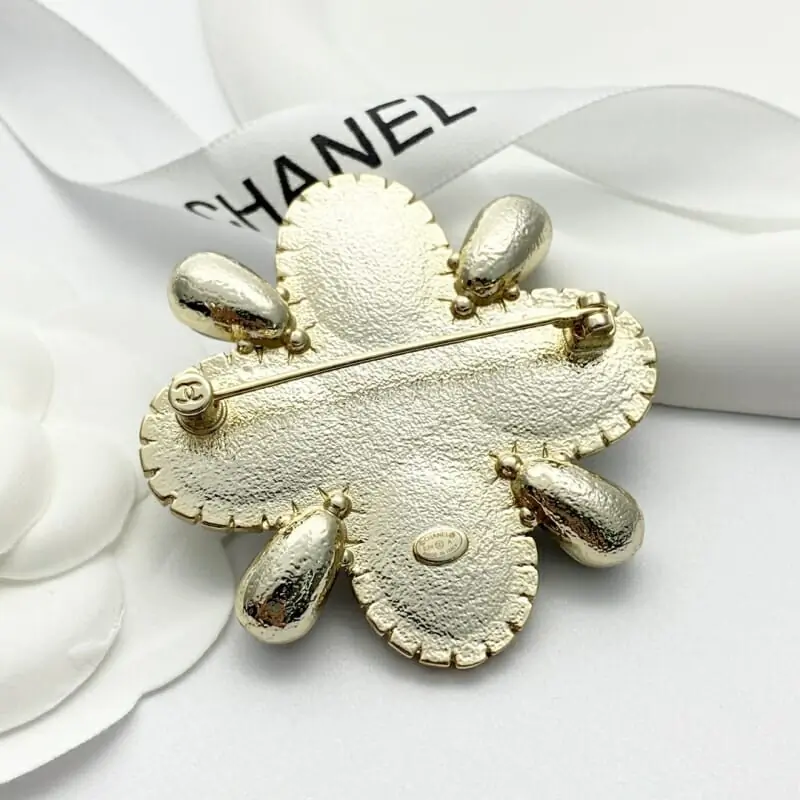 chanel brooches pour femme s_12530631